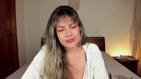 Leslie Beltrn online show from February 19, 2:33 am