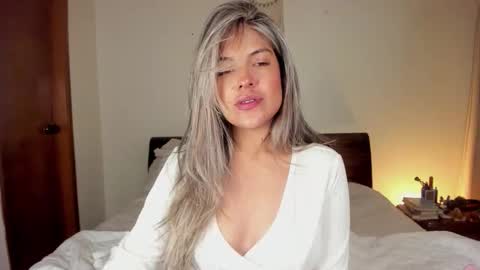 Leslie Beltrn online show from September 25, 3:21 am