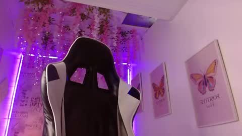 1 online show from December 4, 12:14 pm