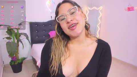 saaya_tay online show from September 18, 3:41 am