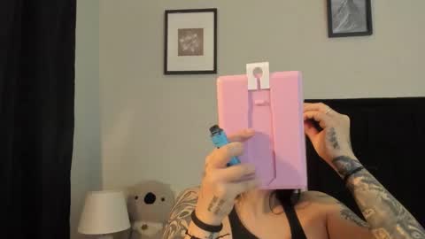           online show from January 6, 6:44 pm