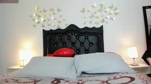 Snapshot of sabinadeluxe_cg chatting on February 7, 12:53 pm sabinadeluxe_cg online show from February 7, 12:53 pm