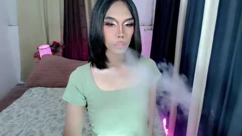 Snapshot of sable_monroe chatting on June 7, 5:49 pm cathllea online show from June 7, 5:49 pm