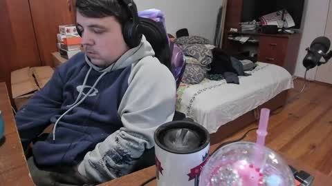 1141323  my Lord Mister Max   moms treasure online show from January 5, 6:35 am