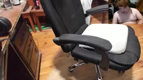 1141323  my Lord Mister Max   moms treasure online show from September 10, 4:40 pm