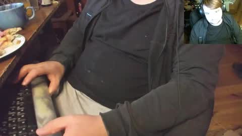 1141323  my Lord Mister Max   moms treasure online show from September 14, 9:25 pm