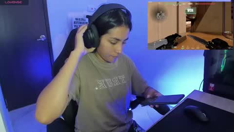 Angie  online show from September 25, 4:43 pm