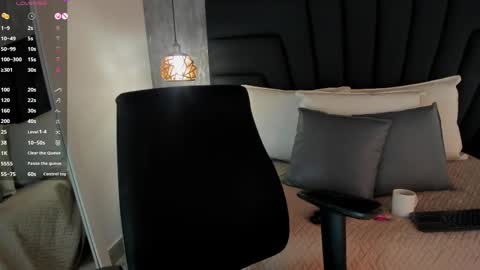 Snapshot of sabrina_lennox chatting on February 17, 11:20 pm Sabrina Maria online show from February 17, 11:20 pm