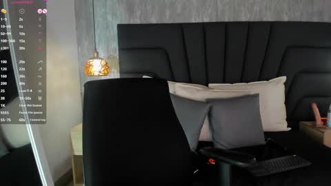 Snapshot of sabrina_lennox chatting on February 25, 11:33 pm Sabrina Maria online show from February 25, 11:33 pm