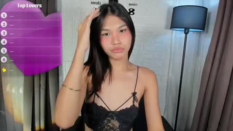 Snapshot of sabrina_maxx chatting on December 20, 6:56 pm Nadine online show from December 20, 6:56 pm