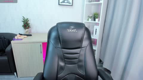 GMT7TueWedThuFriSatSun 0100am-0700am online show from January 6, 8:50 pm