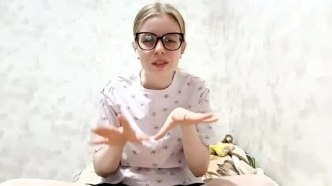 Sabrina online show from April 21, 6:12 pm
