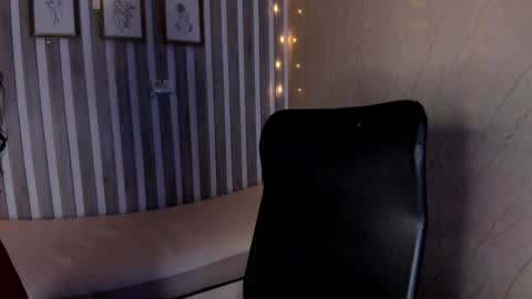 mariana  online show from February 6, 10:00 pm