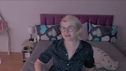 Sabrina MacMarren online show from February 20, 4:25 pm