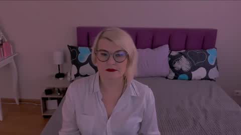 Sabrina MacMarren online show from February 22, 8:50 am