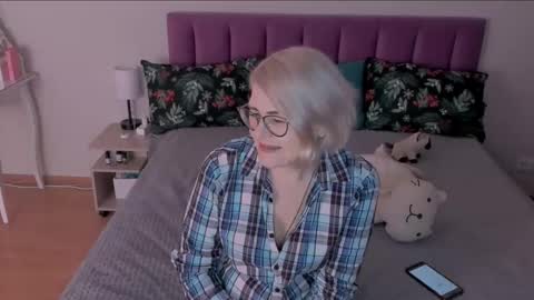 Sabrina MacMarren online show from March 7, 6:54 pm