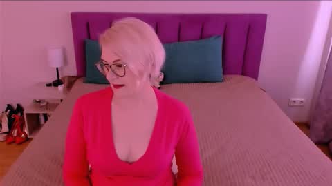 Sabrina MacMarren online show from September 15, 10:48 am