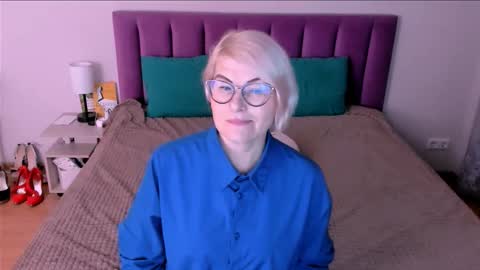 Sabrina MacMarren online show from October 25, 2:24 pm