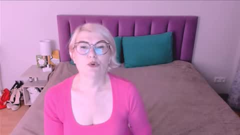 Sabrina MacMarren online show from November 5, 4:18 pm