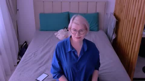 Sabrina MacMarren online show from March 4, 7:58 am