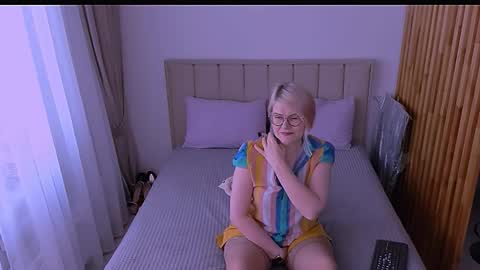 Sabrina MacMarren online show from March 30, 2:51 pm