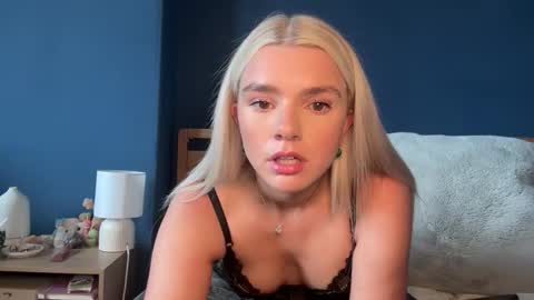 Snapshot of sabrinamasson chatting on September 17, 2:19 pm sabrina online show from September 17, 2:19 pm