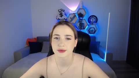 Snapshot of sabrinviolet chatting on December 23, 9:05 am Sabrina Violet online show from December 23, 9:05 am