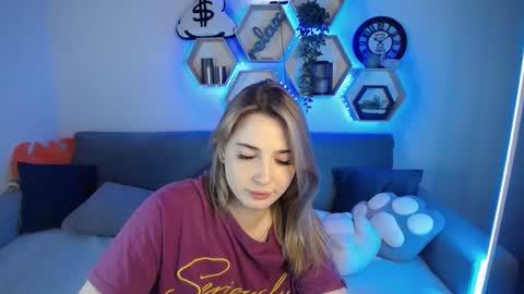 Snapshot of sabrinviolet chatting on December 24, 12:11 pm Sabrina Violet online show from December 24, 12:11 pm