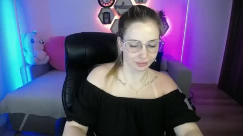 Sabrina Violet online show from July 7, 8:07 am