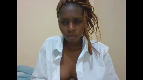 Snapshot of sabsexy5 chatting on April 22, 12:35 am sabsexy5 online show from April 22, 12:35 am