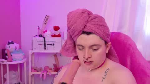 Ig  online show from April 8, 5:35 pm