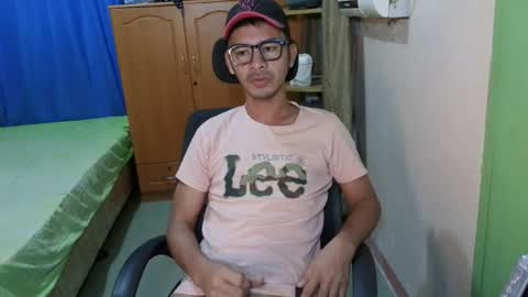 Snapshot of sachu01 chatting on July 21, 12:35 am Sachu01 online show from July 21, 12:35 am