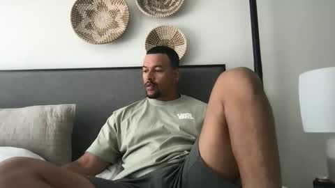Beezy online show from May 10, 2:33 pm