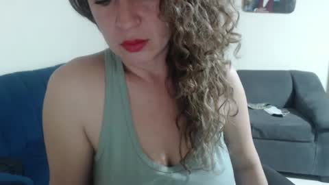 sacrletardiente online show from October 4, 9:57 pm