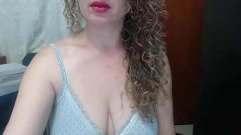 Snapshot of sacrletardiente chatting on April 14, 12:33 pm sacrletardiente online show from April 14, 12:33 pm