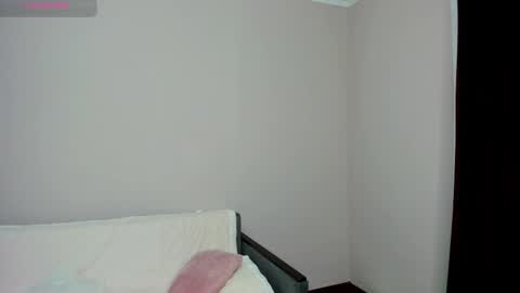 Snapshot of sacura_sacura chatting on October 7, 3:42 pm Sacura online show from October 7, 3:42 pm