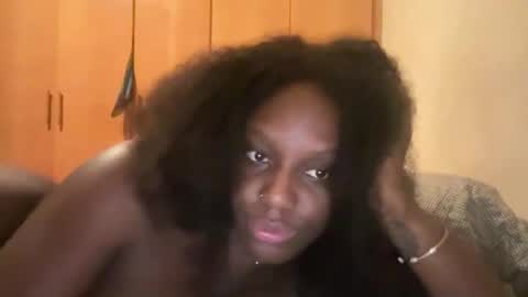Onika online show from May 18, 3:35 am