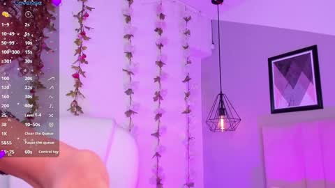 Sophie online show from February 3, 7:52 pm