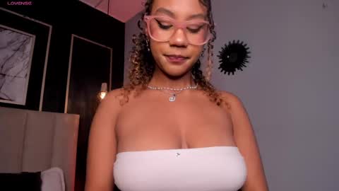 Sophie online show from November 20, 5:40 am