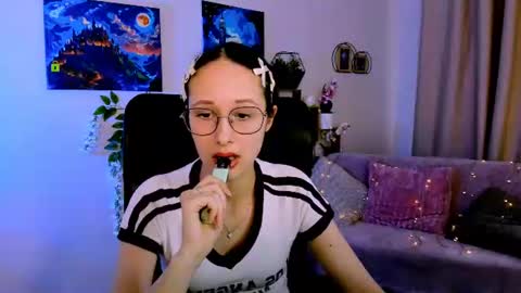 Snapshot of sadie_peach chatting on July 21, 8:38 am your best girl online show from July 21, 8:38 am