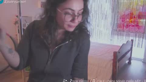 Safa online show from January 7, 8:21 pm