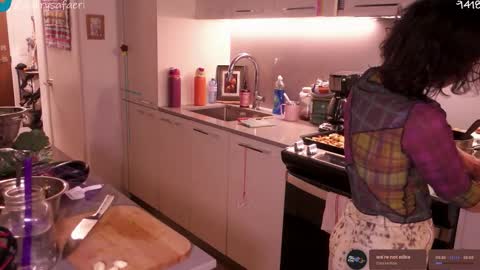 Safa online show from December 18, 8:48 pm