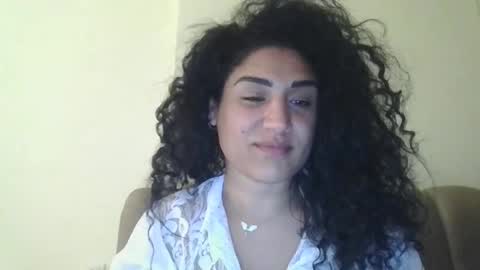 Snapshot of safari_xx chatting on June 10, 3:33 pm Queen online show from June 10, 3:33 pm