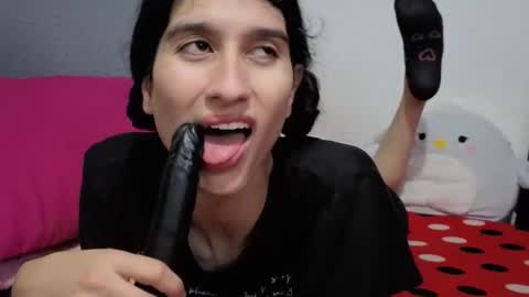 Snapshot of safiro_queen chatting on May 18, 1:28 pm Safiro Queen online show from May 18, 1:28 pm