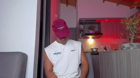 Snapshot of sag_1998 chatting on December 16, 1:42 am Sag online show from December 16, 1:42 am