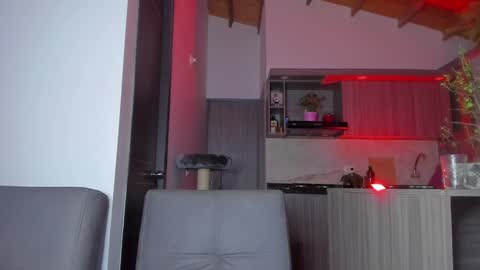 Snapshot of sag_1998 chatting on December 16, 11:18 pm Sag online show from December 16, 11:18 pm