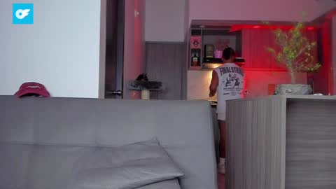 Snapshot of sag_1998 chatting on February 8, 9:13 am Sag online show from February 8, 9:13 am