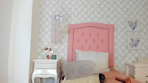 Cattleya online show from March 6, 6:05 pm