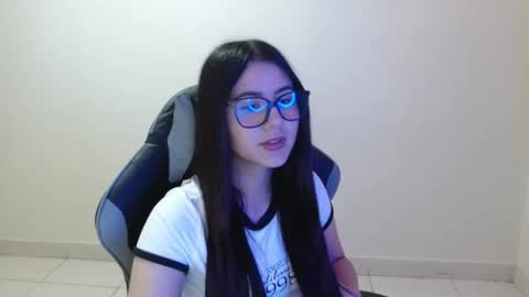 Sahaliefox  online show from October 22, 7:24 pm