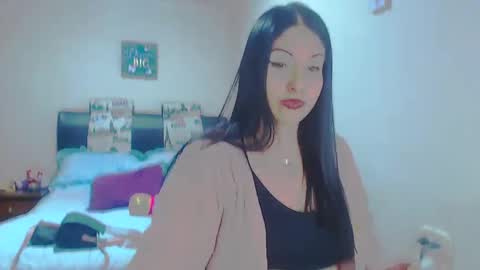 Snapshot of sahotlove1 chatting on December 6, 3:19 am Karina online show from December 6, 3:19 am